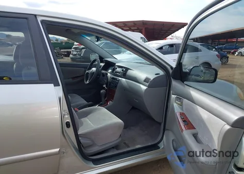 2004 Toyota Corolla Le z USA, uszkodzony, nr VIN JTDBR32E642043194